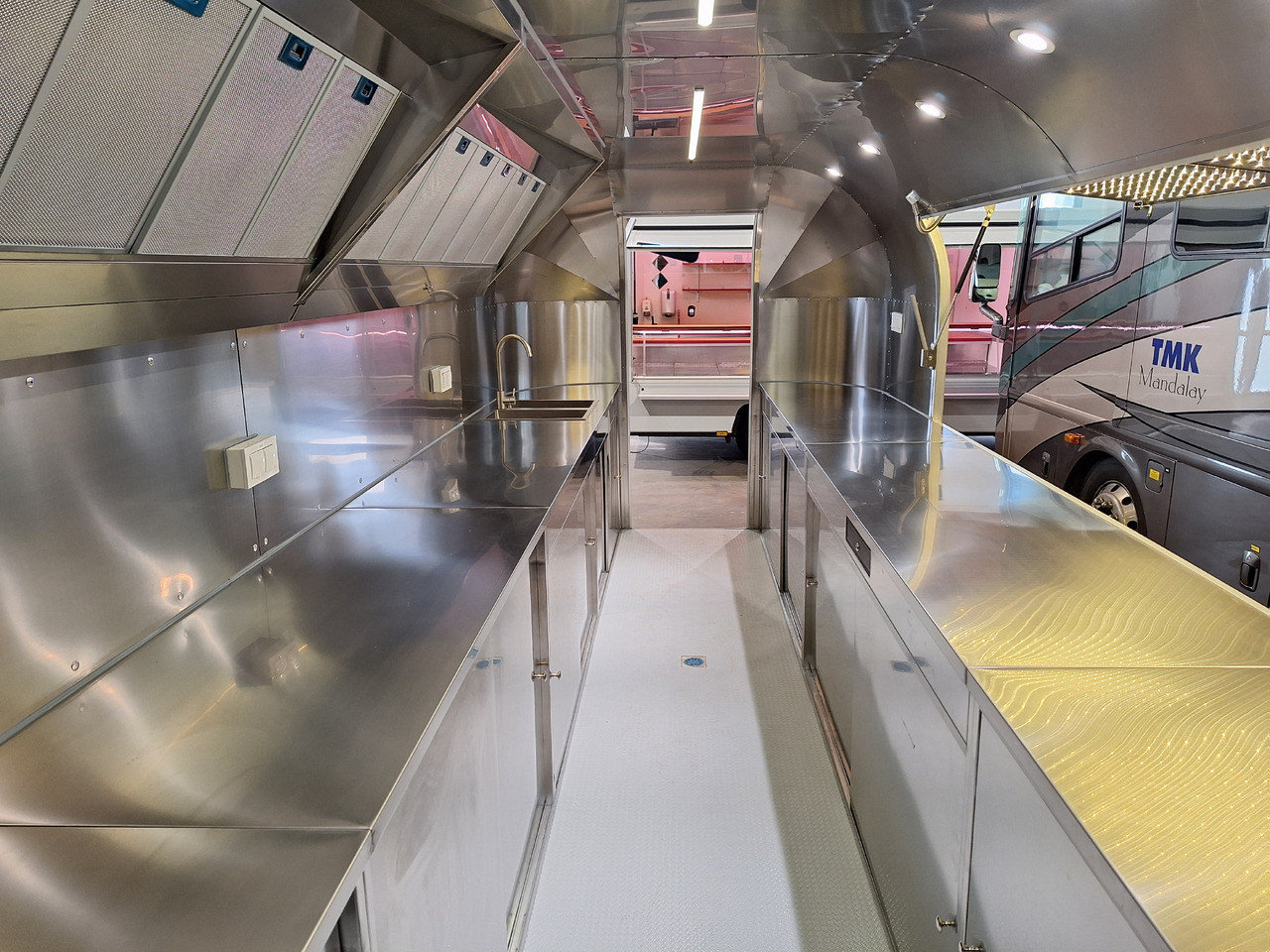 Deli Star Trailer American 4000 - EU standards - Ρυμουλκούμενη καντίνα: φωτογραφία 5 Deli Star Trailer American 4000 - EU standards - Ρυμουλκούμενη καντίνα: φωτογραφία 5