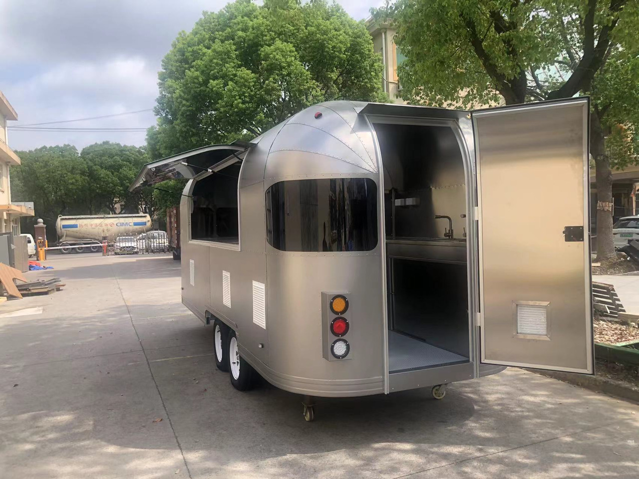 Deli Star Trailer American 6000 - EU Standards - Ρυμουλκούμενη καντίνα: φωτογραφία 2 Deli Star Trailer American 6000 - EU Standards - Ρυμουλκούμενη καντίνα: φωτογραφία 2