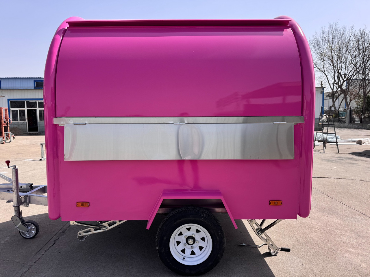 Deli Star Trailers EasyGo 230 Light - EU standards - Ρυμουλκούμενη καντίνα: φωτογραφία 5 Deli Star Trailers EasyGo 230 Light - EU standards - Ρυμουλκούμενη καντίνα: φωτογραφία 5