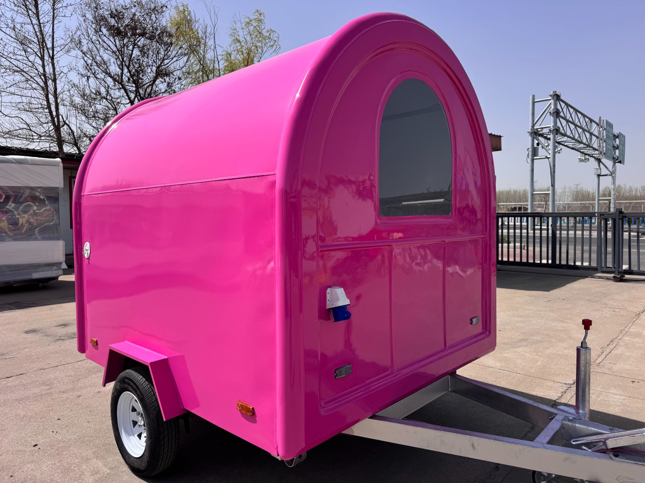Deli Star Trailers EasyGo 230 Light - EU standards - Ρυμουλκούμενη καντίνα: φωτογραφία 3 Deli Star Trailers EasyGo 230 Light - EU standards - Ρυμουλκούμενη καντίνα: φωτογραφία 3