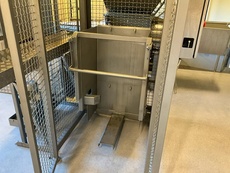 Coriarius - Μηχανήμα επεξεργασίας μετάλλου: φωτογραφία 3 Coriarius - Μηχανήμα επεξεργασίας μετάλλου: φωτογραφία 3