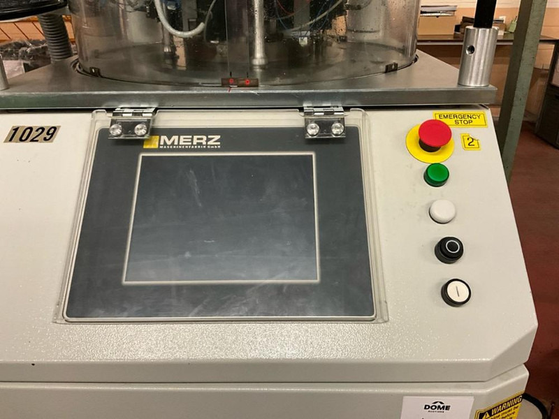 Merz CC4 II - Βιομηχανικός εξοπλισμός: φωτογραφία 5 Merz CC4 II - Βιομηχανικός εξοπλισμός: φωτογραφία 5