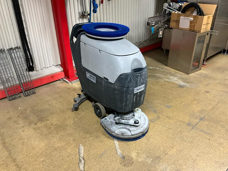 Nilfisk BA 531D - Μηχανήμα επεξεργασίας μετάλλου: φωτογραφία 2 Nilfisk BA 531D - Μηχανήμα επεξεργασίας μετάλλου: φωτογραφία 2