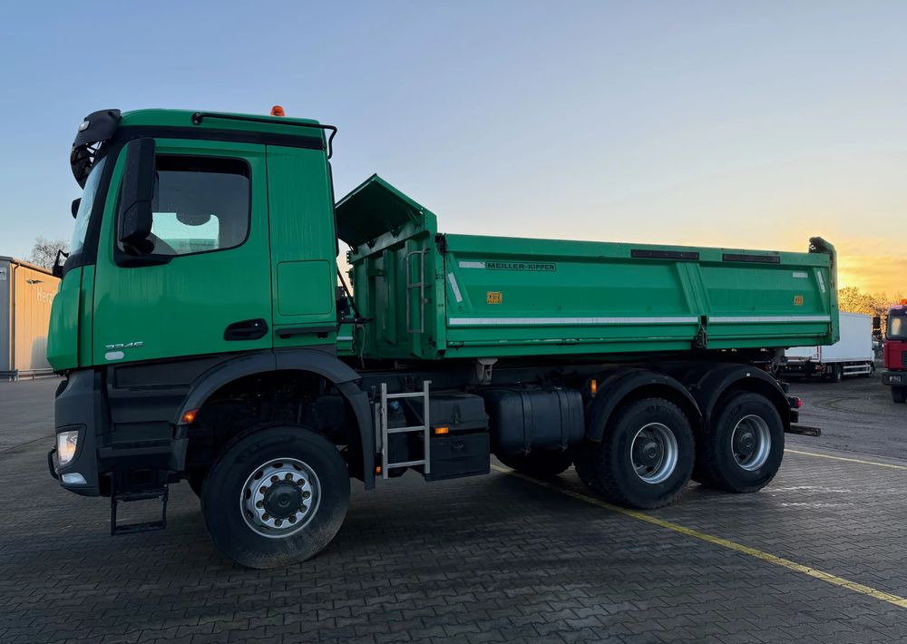 Mercedes-Benz AROCS 3345/6x6/ Wywrotka Miller Bordmatic - Φορτηγό ανατρεπόμενο: φωτογραφία 2 Mercedes-Benz AROCS 3345/6x6/ Wywrotka Miller Bordmatic - Φορτηγό ανατρεπόμενο: φωτογραφία 2