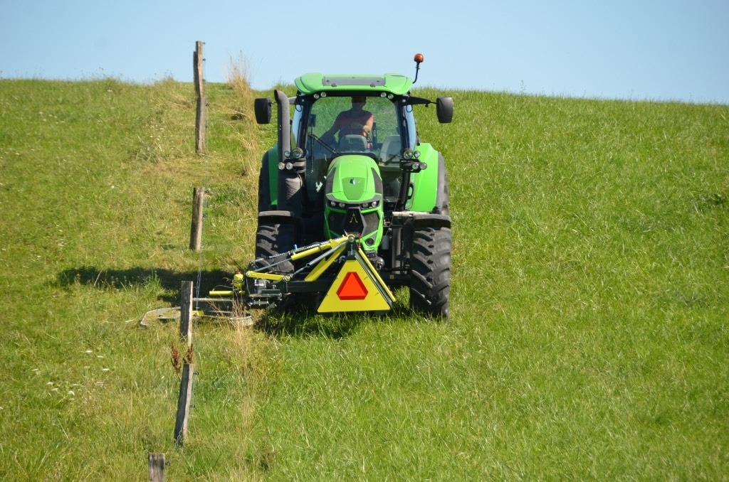 Zaunmäher TriCut A1250 Leitplankenmäher Pfahlmäher - Χορτοκοπτικό: φωτογραφία 2 Zaunmäher TriCut A1250 Leitplankenmäher Pfahlmäher - Χορτοκοπτικό: φωτογραφία 2