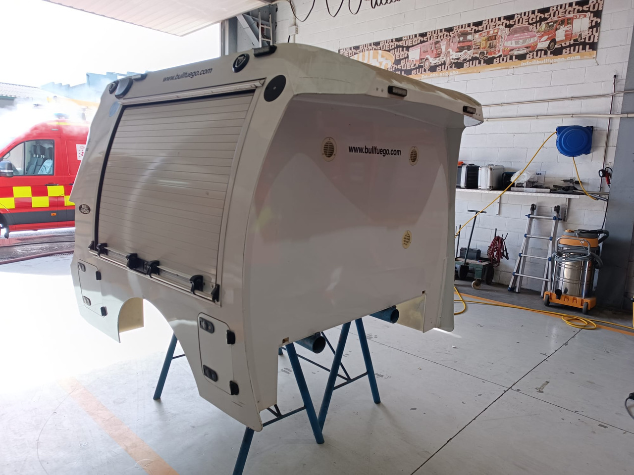 Ford Ranger Pick-up super cab - Κλειστά aμάξωμα: φωτογραφία 2 Ford Ranger Pick-up super cab - Κλειστά aμάξωμα: φωτογραφία 2