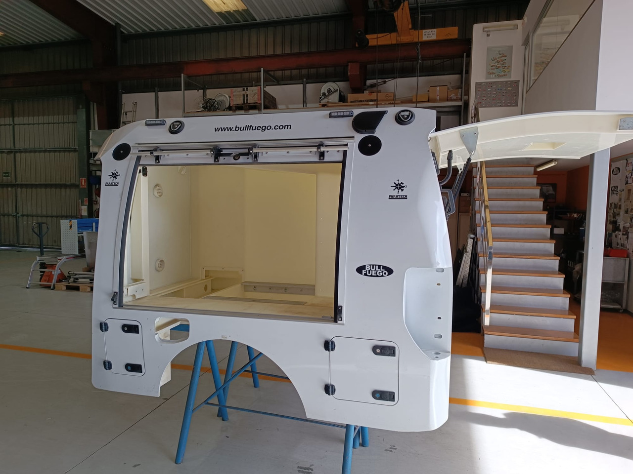 Ford Ranger Pick-up super cab - Κλειστά aμάξωμα: φωτογραφία 3 Ford Ranger Pick-up super cab - Κλειστά aμάξωμα: φωτογραφία 3