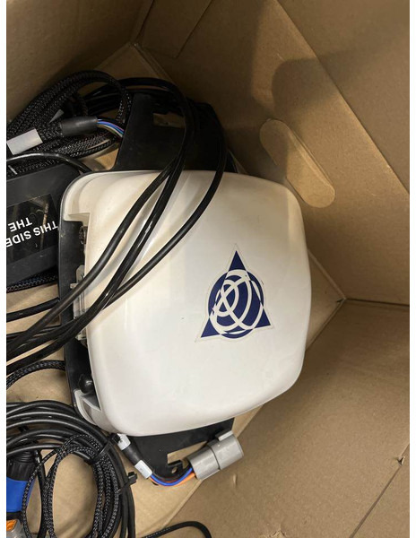 Trimble GFX 1060 GPS SET ACTIEPRIJS - Σύστημα πλοήγησης για Γεωργικά μηχανήματα: φωτογραφία 2 Trimble GFX 1060 GPS SET ACTIEPRIJS - Σύστημα πλοήγησης για Γεωργικά μηχανήματα: φωτογραφία 2