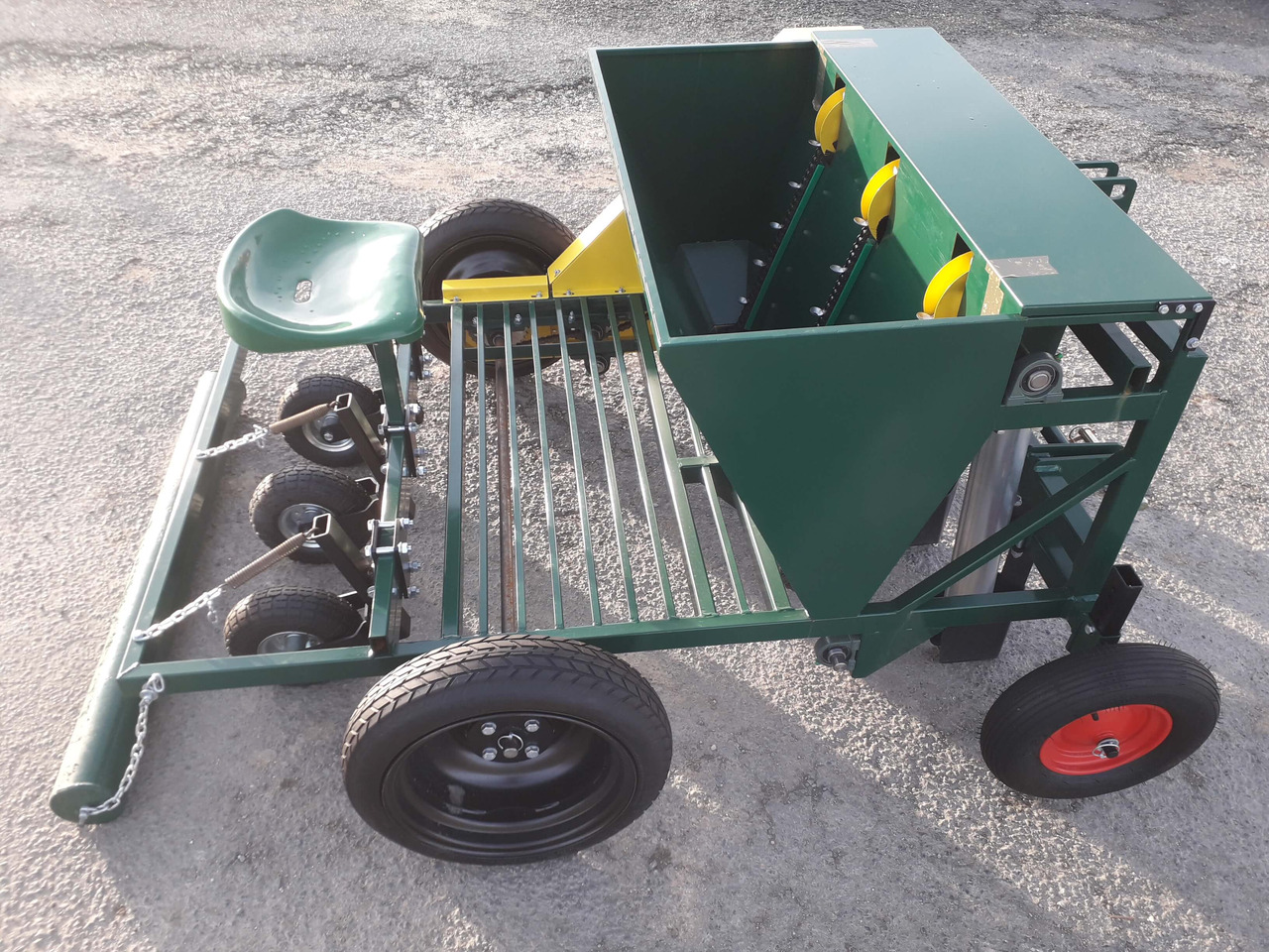 GARMACH Planteuse Ail-Oignon-Echalote AGP 3 R - Πατατοφυτευτής: φωτογραφία 3 GARMACH Planteuse Ail-Oignon-Echalote AGP 3 R - Πατατοφυτευτής: φωτογραφία 3