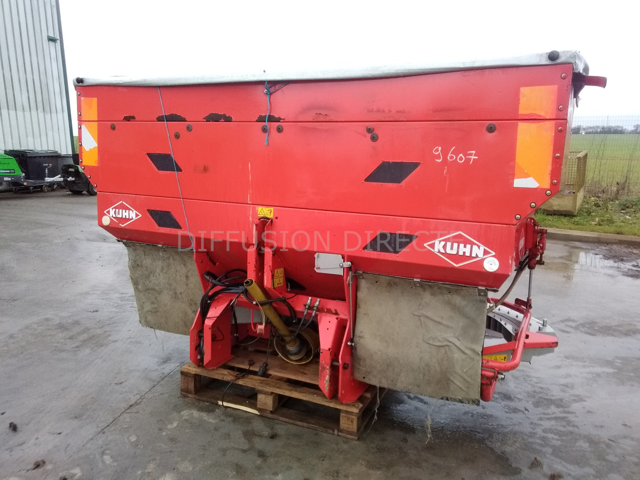 KUHN DISTRIBUTEUR D'ENGRAIS MDS 1141 - Λιπασματοδιανομέας: φωτογραφία 2 KUHN DISTRIBUTEUR D'ENGRAIS MDS 1141 - Λιπασματοδιανομέας: φωτογραφία 2