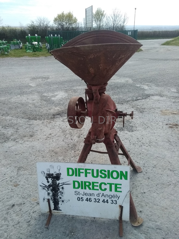 MOULIN A FARINE - Εξοπλισμός μετά τη συγκομιδή: φωτογραφία 1 MOULIN A FARINE - Εξοπλισμός μετά τη συγκομιδή: φωτογραφία 1