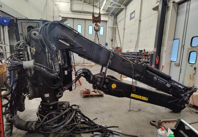 Γερανός παπαγάλος LogliftMesera / Loglift F111FT Sähköohjattu: φωτογραφία 17 Γερανός παπαγάλος LogliftMesera / Loglift F111FT Sähköohjattu: φωτογραφία 17