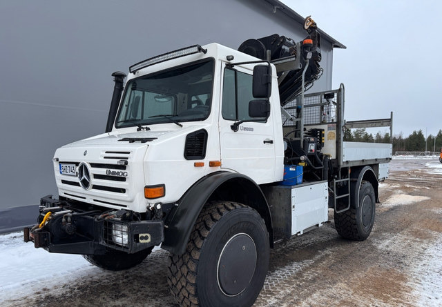 Mercedes-BenzUnimog U5000 + Nosturi Hiab 099 E-4 - Φορτηγό με ανοιχτή καρότσα, Φορτηγό με γερανό: φωτογραφία 1 Mercedes-BenzUnimog U5000 + Nosturi Hiab 099 E-4 - Φορτηγό με ανοιχτή καρότσα, Φορτηγό με γερανό: φωτογραφία 1