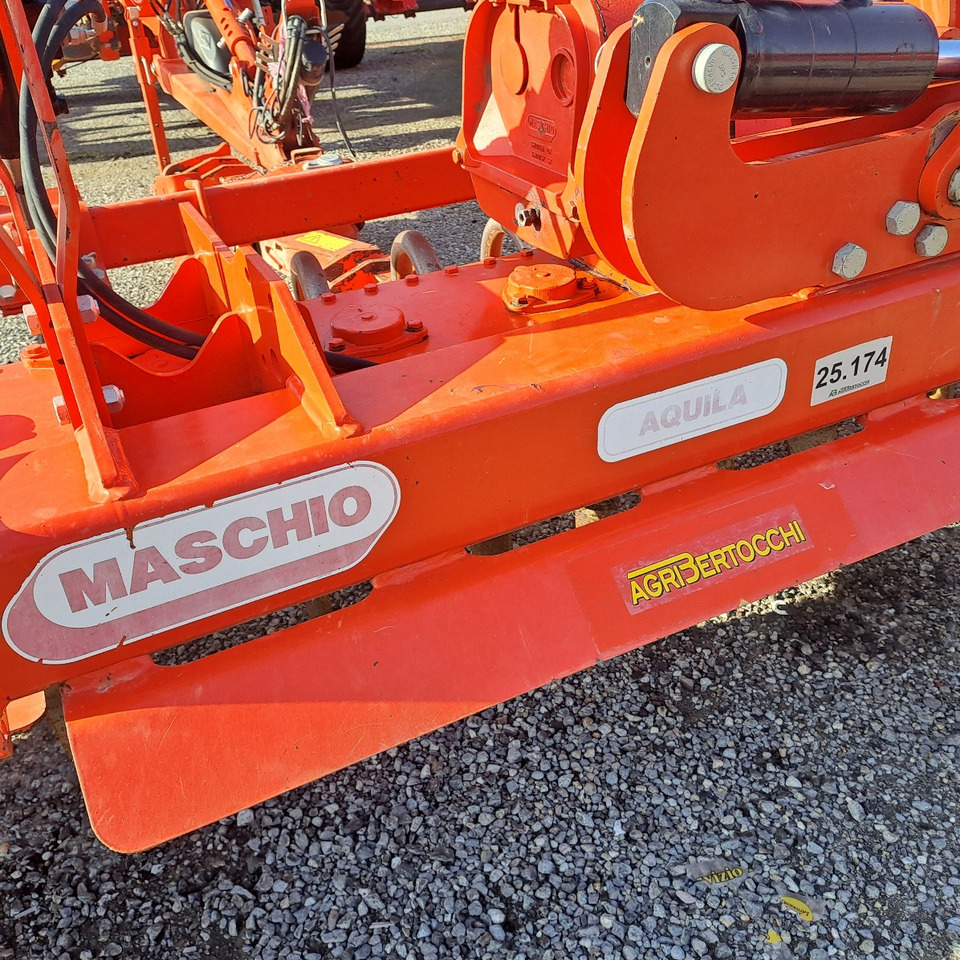 ERPICE ROTANTE PIEGHEVOLE MASCHIO AQUILA RAP 7000 - Γεωργική φρέζα: φωτογραφία 5 ERPICE ROTANTE PIEGHEVOLE MASCHIO AQUILA RAP 7000 - Γεωργική φρέζα: φωτογραφία 5