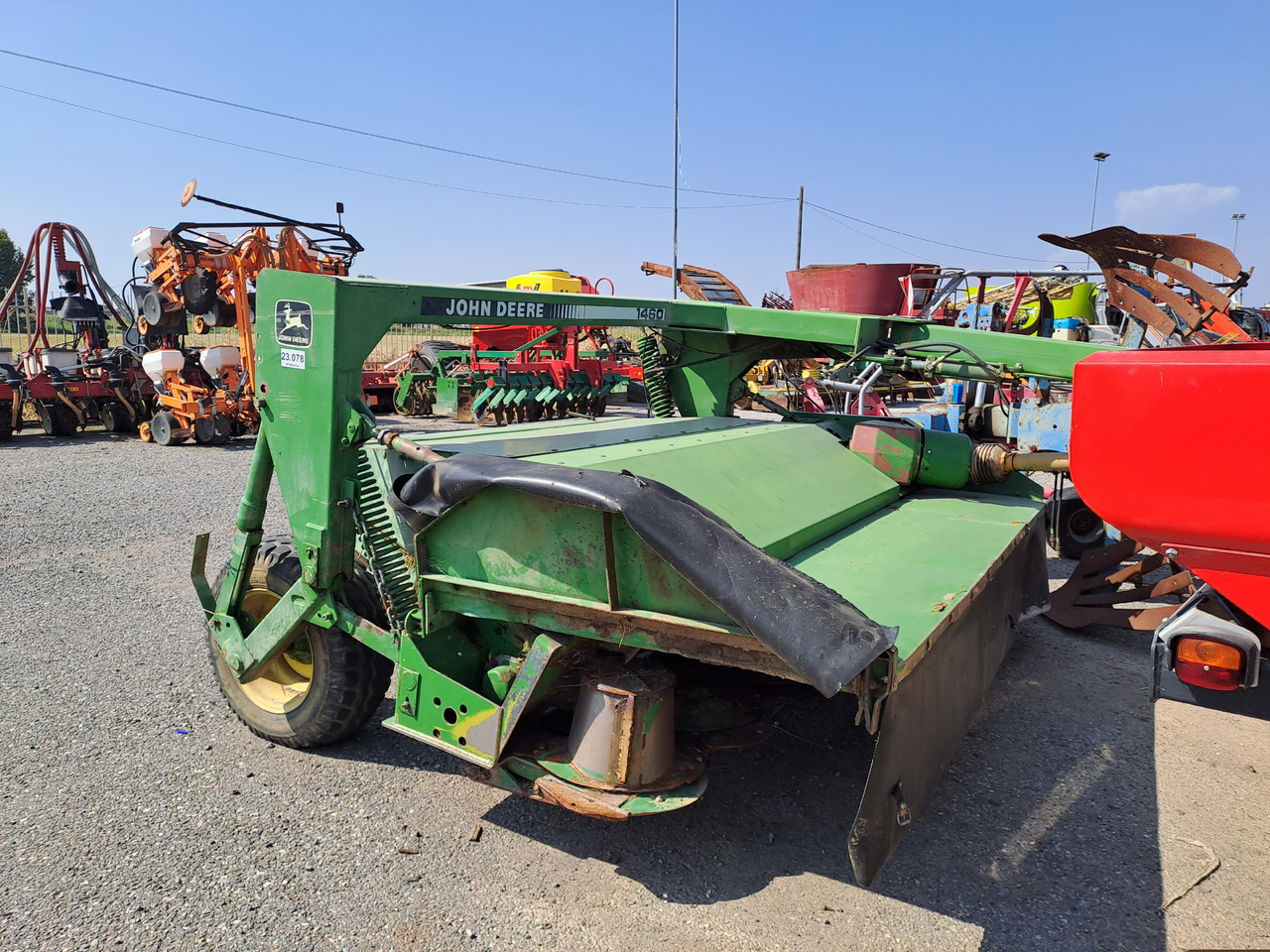 JOHN DEERE 1460 - Χορτοκοπτικό: φωτογραφία 3 JOHN DEERE 1460 - Χορτοκοπτικό: φωτογραφία 3