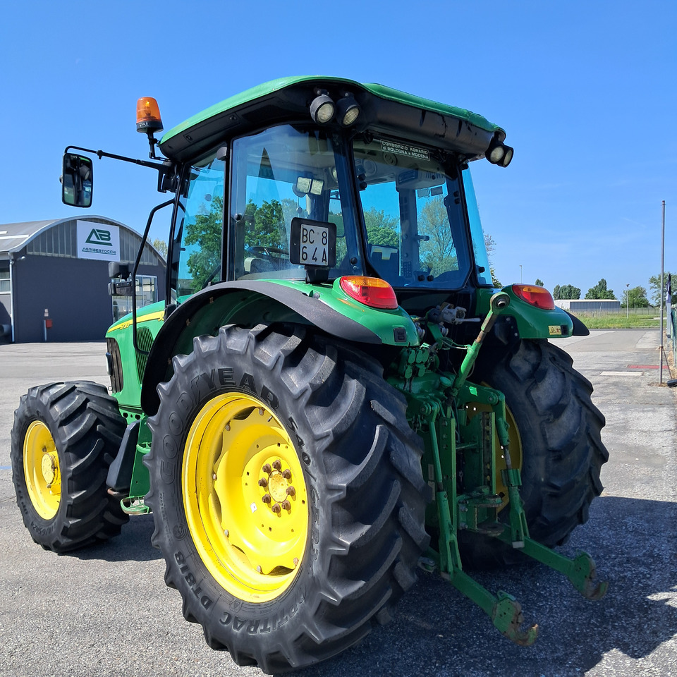 JOHN DEERE 5720 - Τρακτέρ: φωτογραφία 3 JOHN DEERE 5720 - Τρακτέρ: φωτογραφία 3
