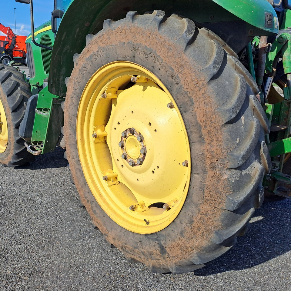 JOHN DEERE 5820 - ASTA AGRIBERTOCCHI - Τρακτέρ: φωτογραφία 5 JOHN DEERE 5820 - ASTA AGRIBERTOCCHI - Τρακτέρ: φωτογραφία 5
