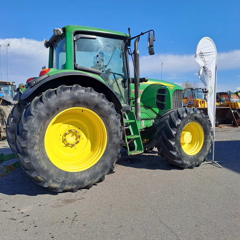 JOHN DEERE 7530 PREMIUM - Τρακτέρ: φωτογραφία 2 JOHN DEERE 7530 PREMIUM - Τρακτέρ: φωτογραφία 2