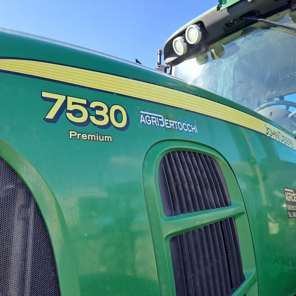 JOHN DEERE 7530 PREMIUM - Τρακτέρ: φωτογραφία 4 JOHN DEERE 7530 PREMIUM - Τρακτέρ: φωτογραφία 4