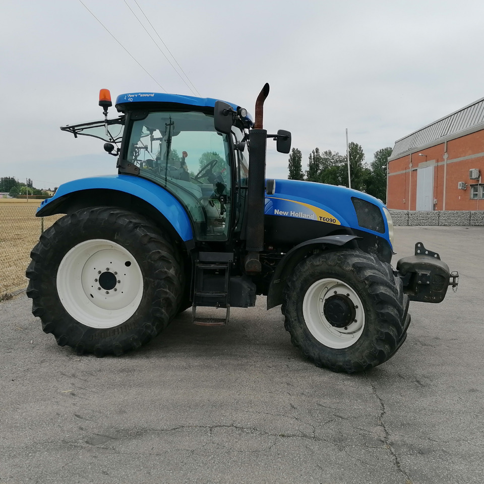 NEW HOLLAND 6090 - Τρακτέρ: φωτογραφία 3 NEW HOLLAND 6090 - Τρακτέρ: φωτογραφία 3