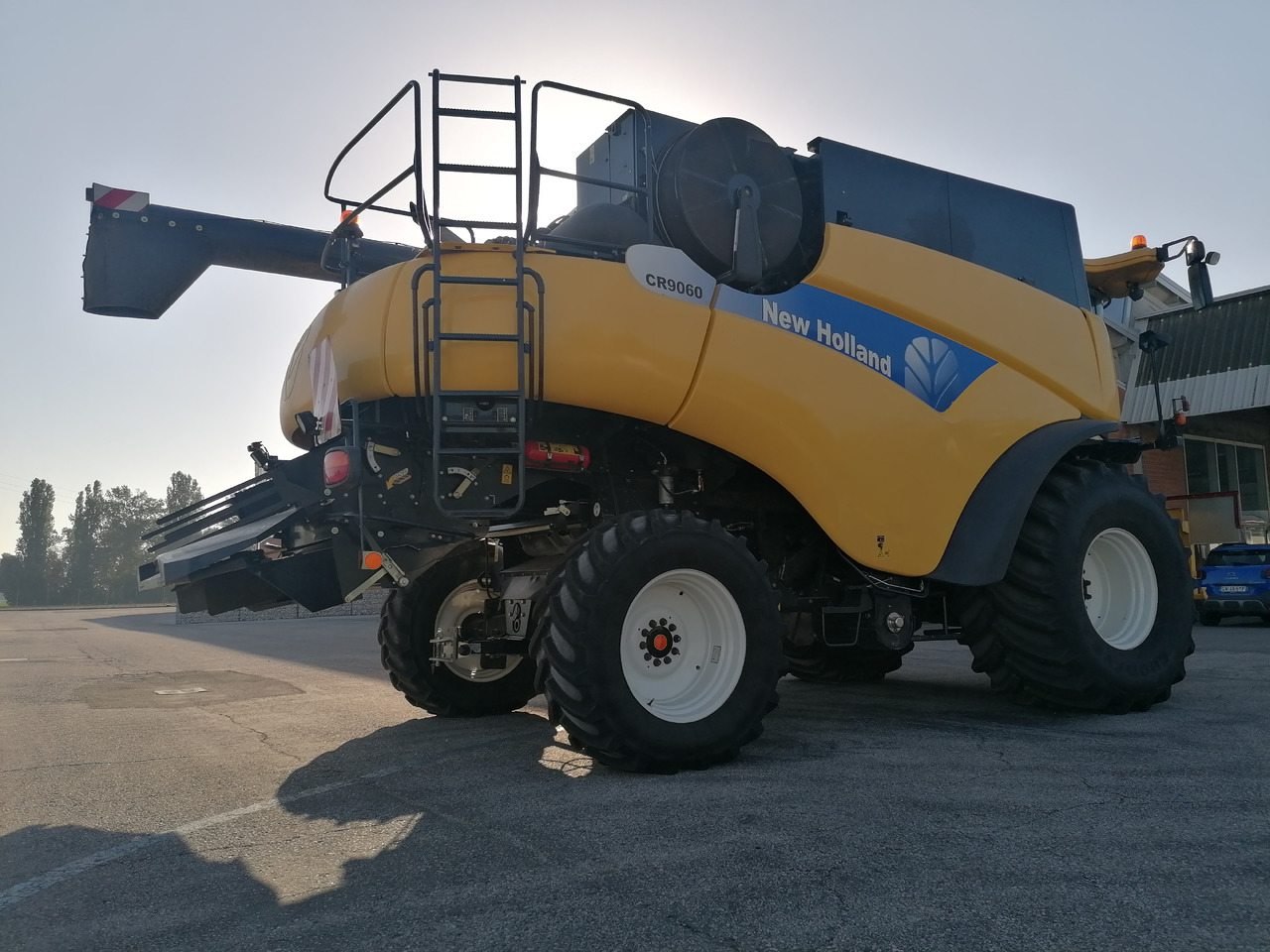 NEW HOLLAND CR 9060 - Θεριζοαλωνιστική μηχανή: φωτογραφία 5 NEW HOLLAND CR 9060 - Θεριζοαλωνιστική μηχανή: φωτογραφία 5