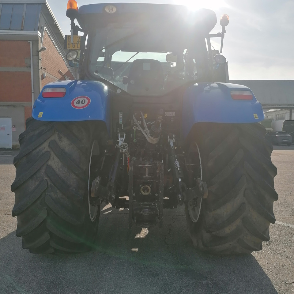 NEW HOLLAND T7 210 - Τρακτέρ: φωτογραφία 4 NEW HOLLAND T7 210 - Τρακτέρ: φωτογραφία 4