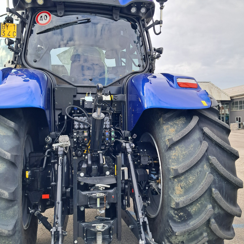 NEW HOLLAND T7 270 - Τρακτέρ: φωτογραφία 4 NEW HOLLAND T7 270 - Τρακτέρ: φωτογραφία 4
