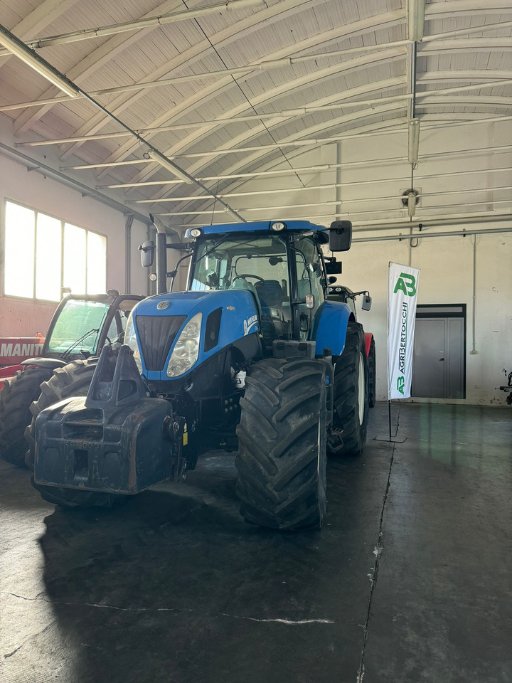NEW HOLLAND T7 270 - Τρακτέρ: φωτογραφία 3 NEW HOLLAND T7 270 - Τρακτέρ: φωτογραφία 3