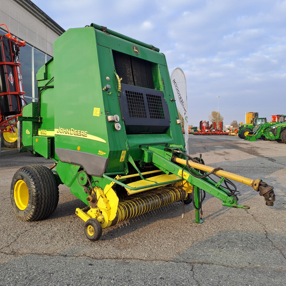 ROTOPRESSA JOHN DEERE 592 - Χορτοδετική μηχανή στρόγγυλης μπάλας: φωτογραφία 2 ROTOPRESSA JOHN DEERE 592 - Χορτοδετική μηχανή στρόγγυλης μπάλας: φωτογραφία 2