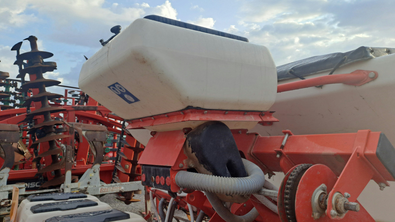 Σπαρτική μηχανή SEMINATRICE DI PRECISIONE KUHN MAXIMA 2 TD: φωτογραφία 8 Σπαρτική μηχανή SEMINATRICE DI PRECISIONE KUHN MAXIMA 2 TD: φωτογραφία 8