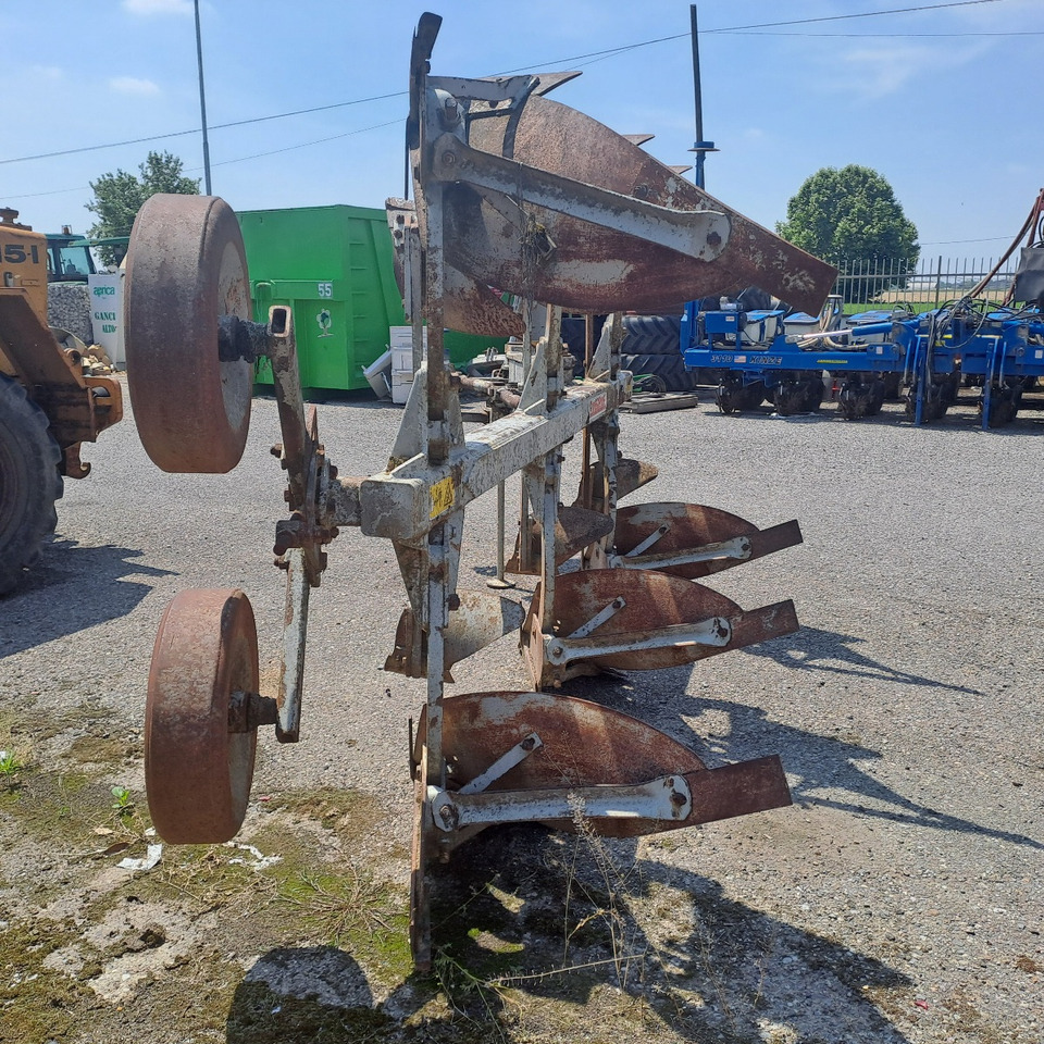 TRIVOMERE EMMEGIEMME - Άροτρο: φωτογραφία 3 TRIVOMERE EMMEGIEMME - Άροτρο: φωτογραφία 3