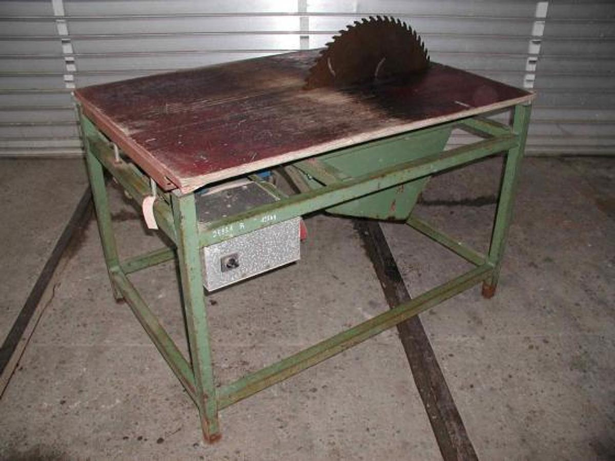 Brennholz-Kreissäge EIGENBAU - Ξυλουργικό μηχάνημα: φωτογραφία 1 Brennholz-Kreissäge EIGENBAU - Ξυλουργικό μηχάνημα: φωτογραφία 1