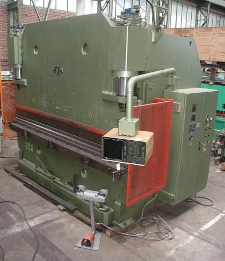 CNC-Abkantpresse EHT - Στραντζόπρεσσα: φωτογραφία 1 CNC-Abkantpresse EHT - Στραντζόπρεσσα: φωτογραφία 1