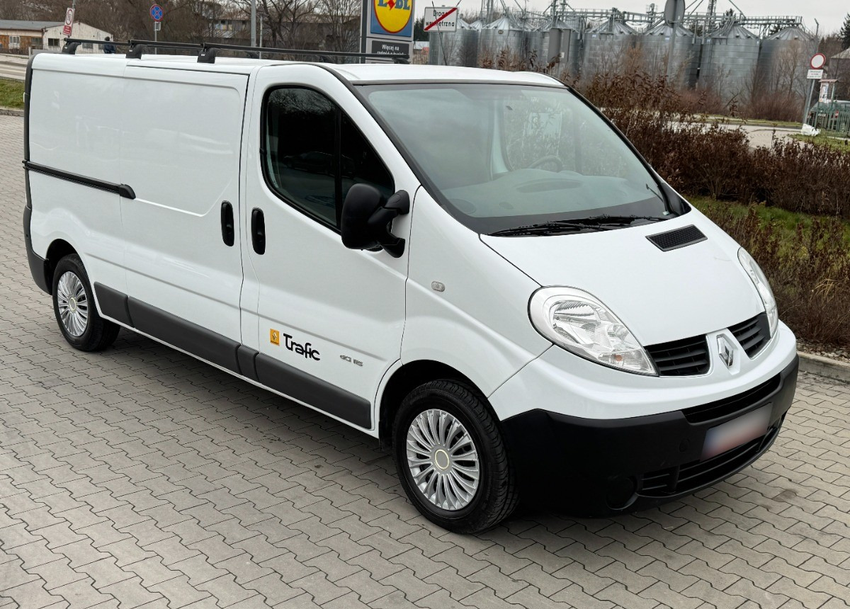 Renault Trafic L2 Long 2.0 DCI 115KM Klimatronic 130 tys km Super stan SERWIS - Βαν: φωτογραφία 4 Renault Trafic L2 Long 2.0 DCI 115KM Klimatronic 130 tys km Super stan SERWIS - Βαν: φωτογραφία 4