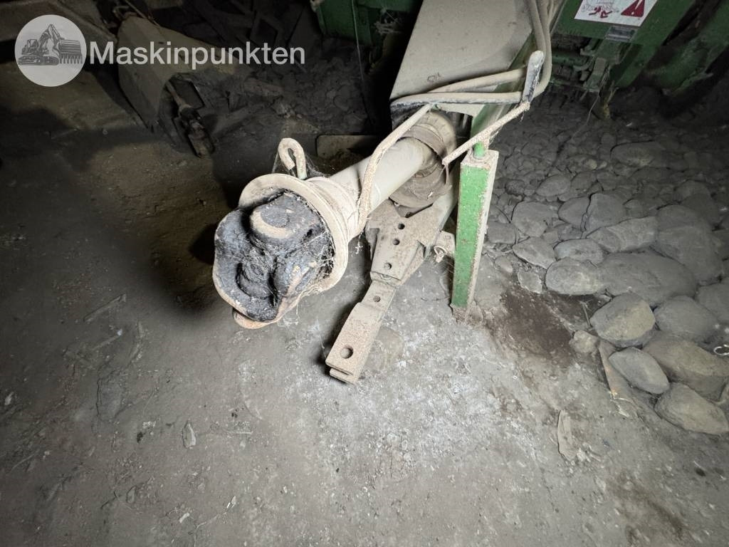 John Deere 545 - Χορτοδετική μηχανή στρόγγυλης μπάλας: φωτογραφία 4 John Deere 545 - Χορτοδετική μηχανή στρόγγυλης μπάλας: φωτογραφία 4