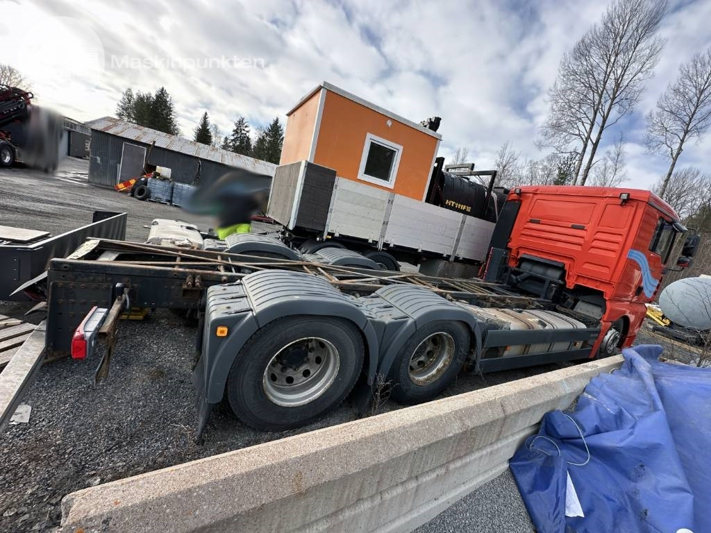MAN TGX 28.530 LAXO - Φορτηγό σασί: φωτογραφία 3 MAN TGX 28.530 LAXO - Φορτηγό σασί: φωτογραφία 3