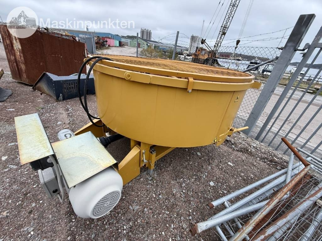 Mammut TM 200 Betongblandare - Μπετονιέρα: φωτογραφία 1 Mammut TM 200 Betongblandare - Μπετονιέρα: φωτογραφία 1