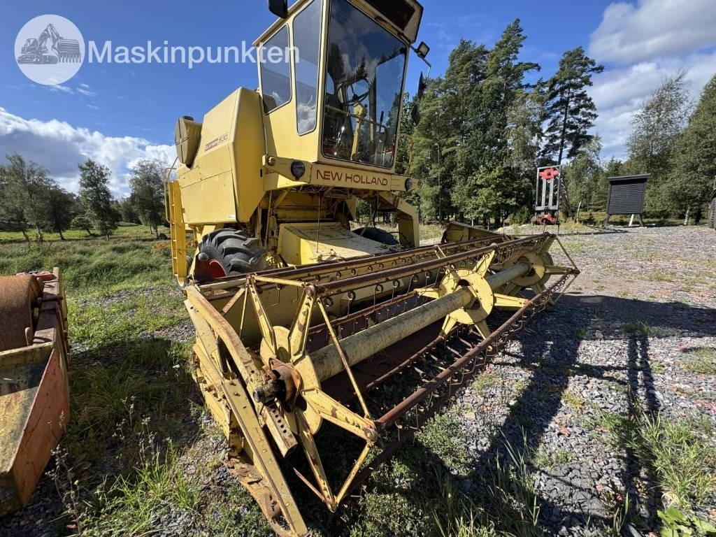 New Holland 1530 - Θεριζοαλωνιστική μηχανή: φωτογραφία 5 New Holland 1530 - Θεριζοαλωνιστική μηχανή: φωτογραφία 5