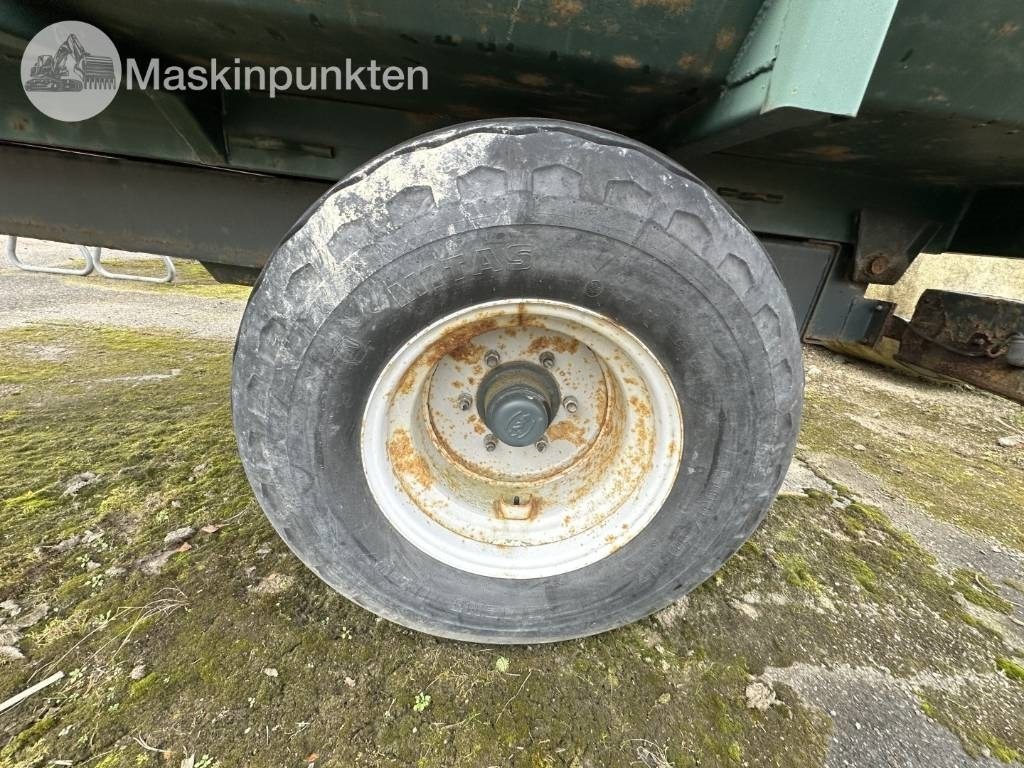 Ανατρεπόμενη ρυμούλκα για τρακτέρ Palmse Trailer 700 Tippvagn: φωτογραφία 15 Ανατρεπόμενη ρυμούλκα για τρακτέρ Palmse Trailer 700 Tippvagn: φωτογραφία 15