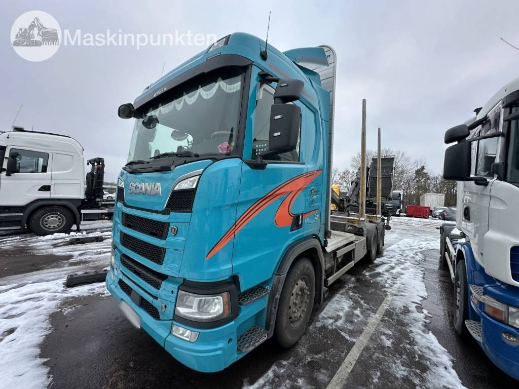 Scania R 580 timmerbil med kran - Φορτηγό ξυλείας: φωτογραφία 1 Scania R 580 timmerbil med kran - Φορτηγό ξυλείας: φωτογραφία 1