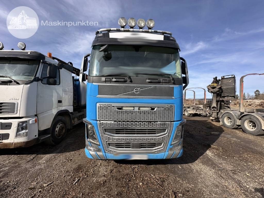 Volvo FH 16 750 - Φορτηγό ξυλείας: φωτογραφία 4 Volvo FH 16 750 - Φορτηγό ξυλείας: φωτογραφία 4