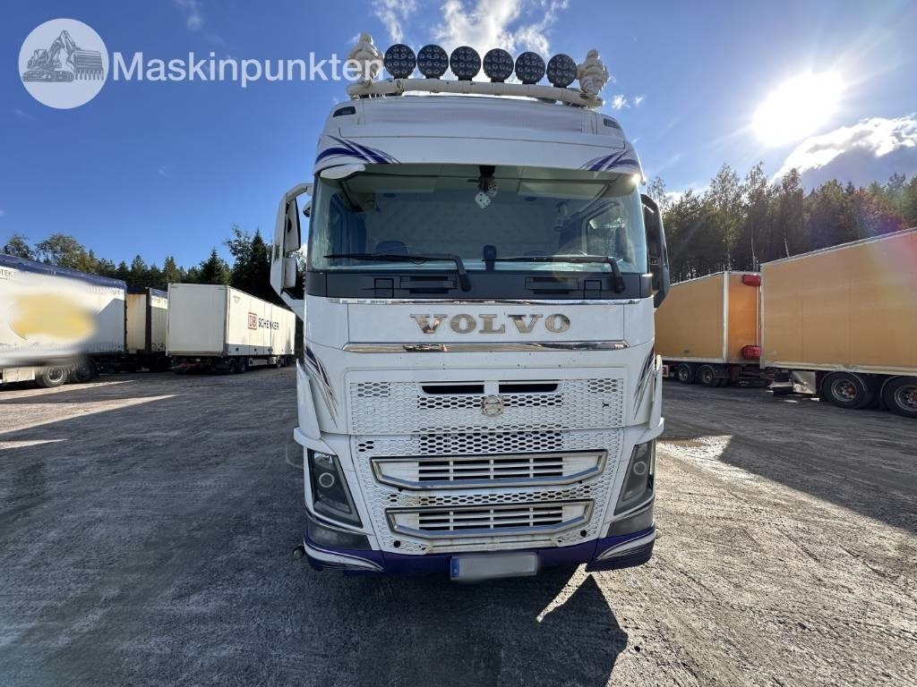 Volvo FH 16 750 - Φορτηγό ξυλείας: φωτογραφία 3 Volvo FH 16 750 - Φορτηγό ξυλείας: φωτογραφία 3