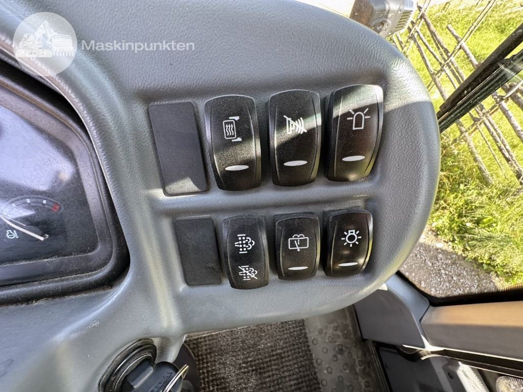 Ελαστιχοφόρος φορτωτής Volvo L 35 G: φωτογραφία 34