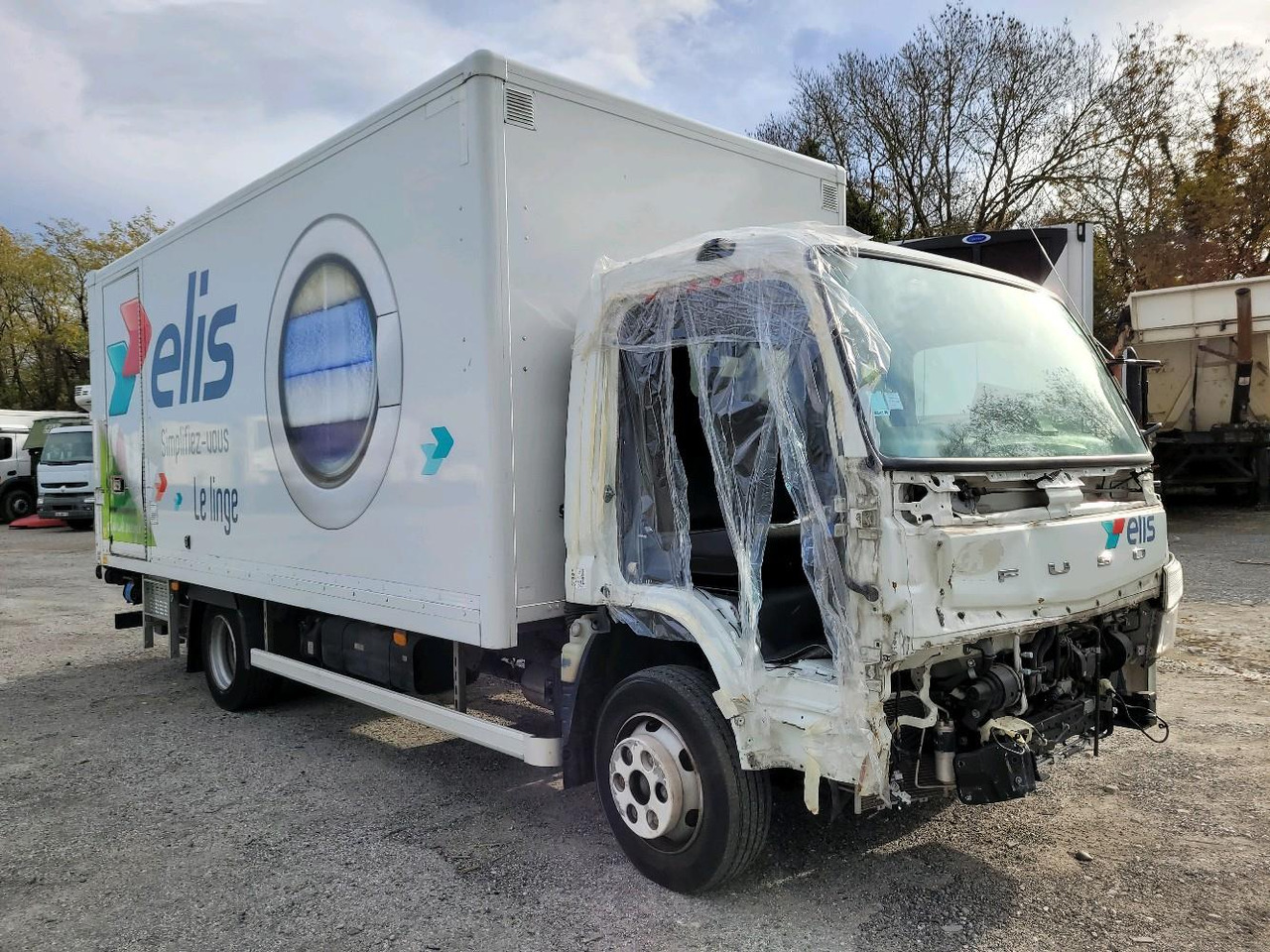 FUSO CANTER 7C15 - Φορτηγό κόφα: φωτογραφία 1 FUSO CANTER 7C15 - Φορτηγό κόφα: φωτογραφία 1