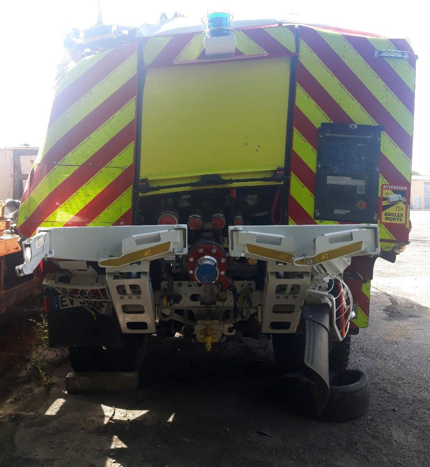 RENAULT D 4X4 TOUT-TERRAIN INCENDIE - Πυροσβεστικό όχημα: φωτογραφία 5 RENAULT D 4X4 TOUT-TERRAIN INCENDIE - Πυροσβεστικό όχημα: φωτογραφία 5