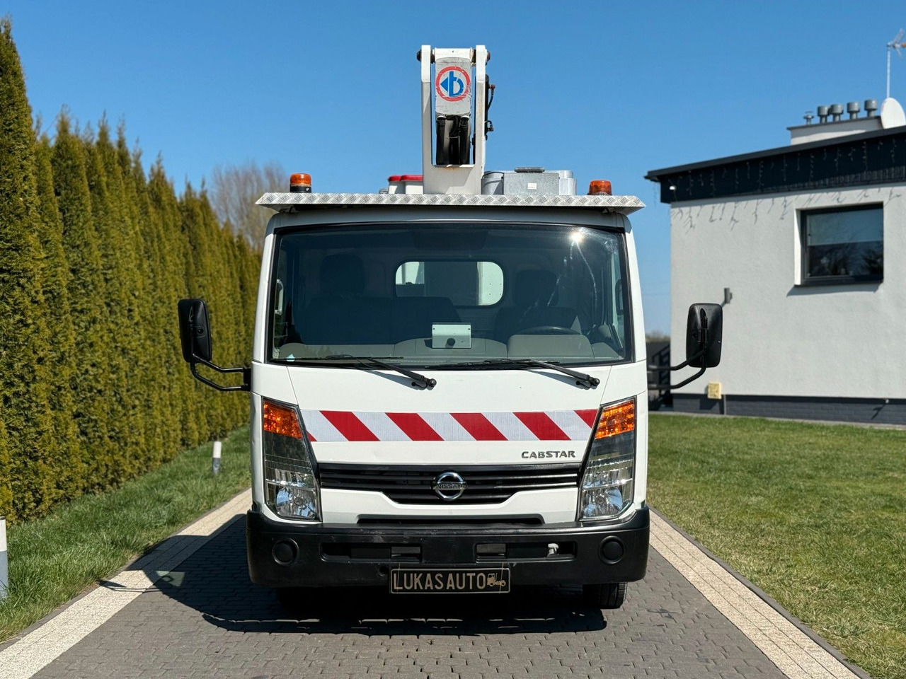 Nissan CABSTAR 17 M MANUAL GEARBOX LOW KMS - Φορτηγό με εναέρια πλατφόρμα: φωτογραφία 2 Nissan CABSTAR 17 M MANUAL GEARBOX LOW KMS - Φορτηγό με εναέρια πλατφόρμα: φωτογραφία 2
