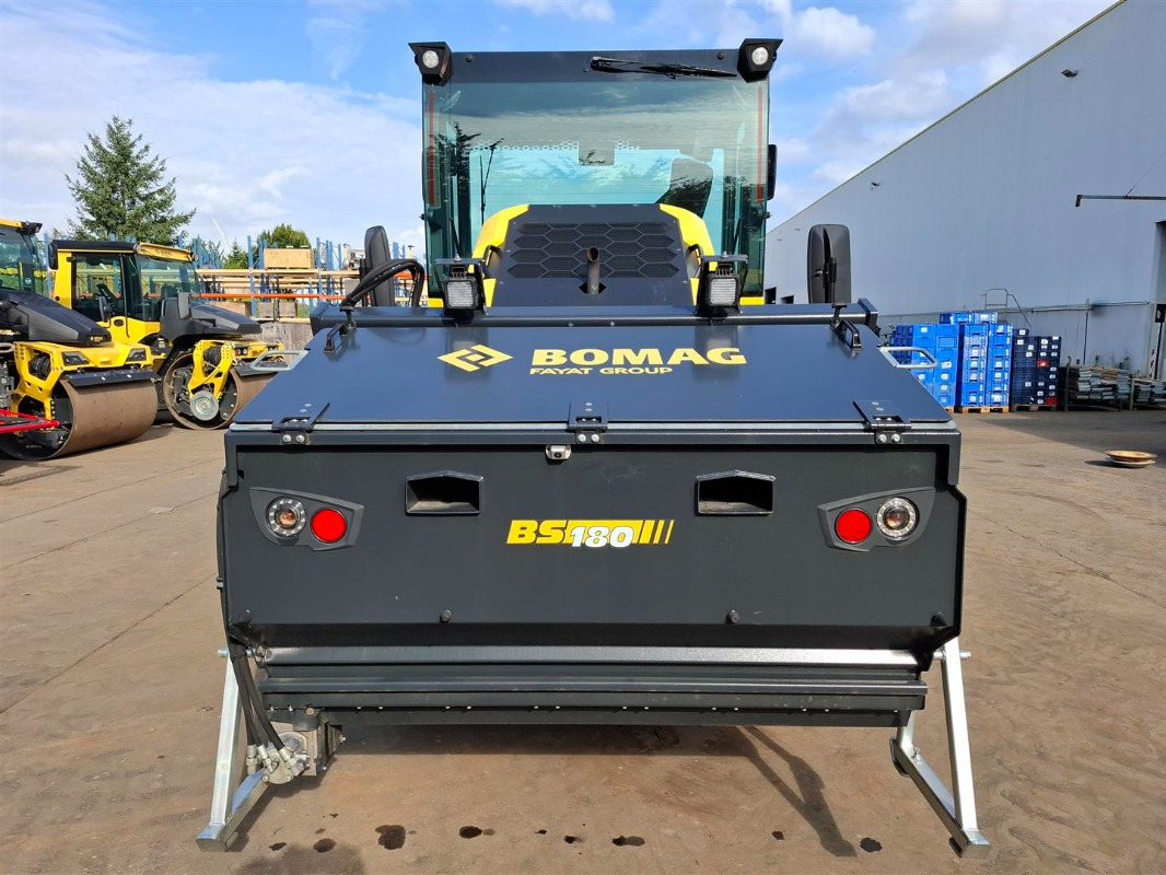 Ασφαλτικός οδοστρωτήρας BOMAG DE BW 174 AP-5 AM Hybrid Stage V/Tier 4f: φωτογραφία 16