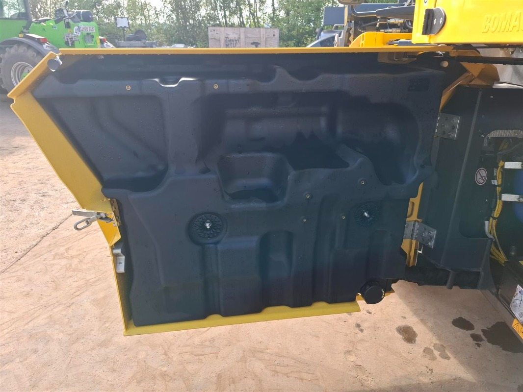 Ασφαλτικός οδοστρωτήρας BOMAG DE BW 174 AP-5 AM Hybrid Stage V/Tier 4f: φωτογραφία 8