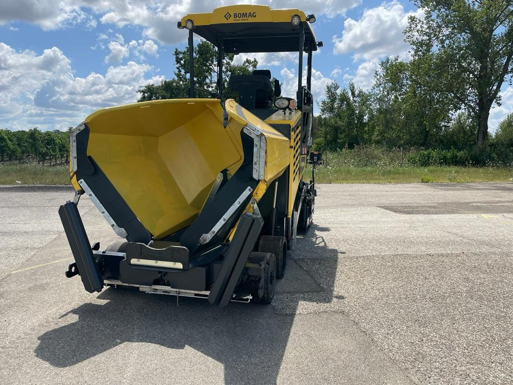 BOMAG IT BF 300 P-2 S340-2 TV Stage IIIb/Tier 4f - Διαστρωτήρας ασφάλτου: φωτογραφία 1 BOMAG IT BF 300 P-2 S340-2 TV Stage IIIb/Tier 4f - Διαστρωτήρας ασφάλτου: φωτογραφία 1