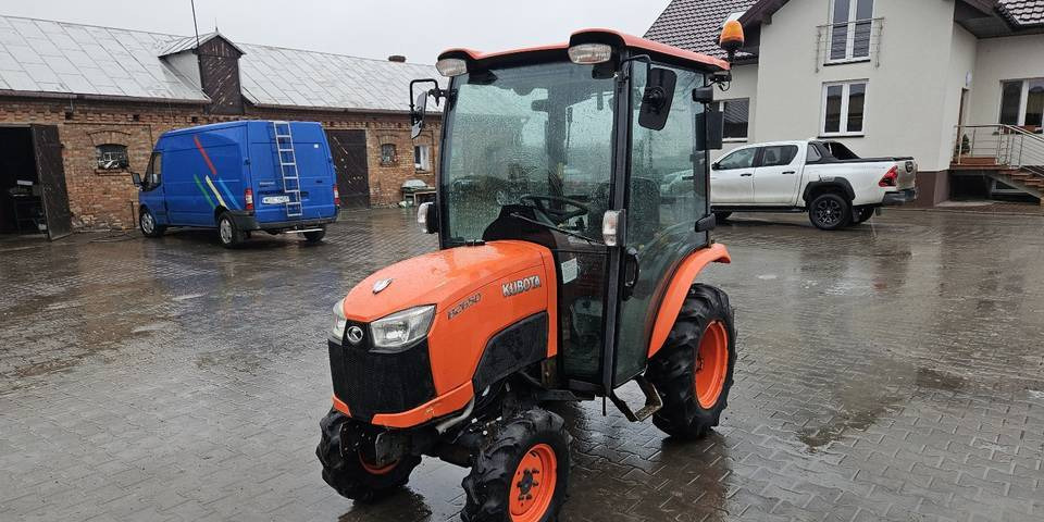 Ciągnik Kubota B2650 4x4 klima 26 KM hydrostat - Τρακτέρ: φωτογραφία 2 Ciągnik Kubota B2650 4x4 klima 26 KM hydrostat - Τρακτέρ: φωτογραφία 2